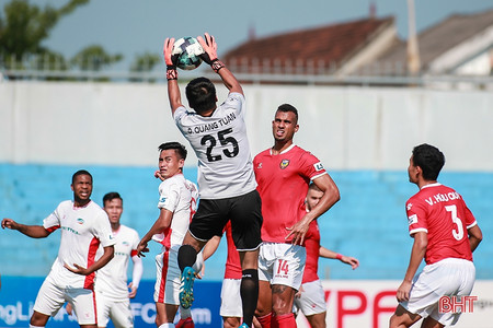 Quan Văn Chuẩn – Người Gác Đền Vững Chãi Của Bóng Đá Việt