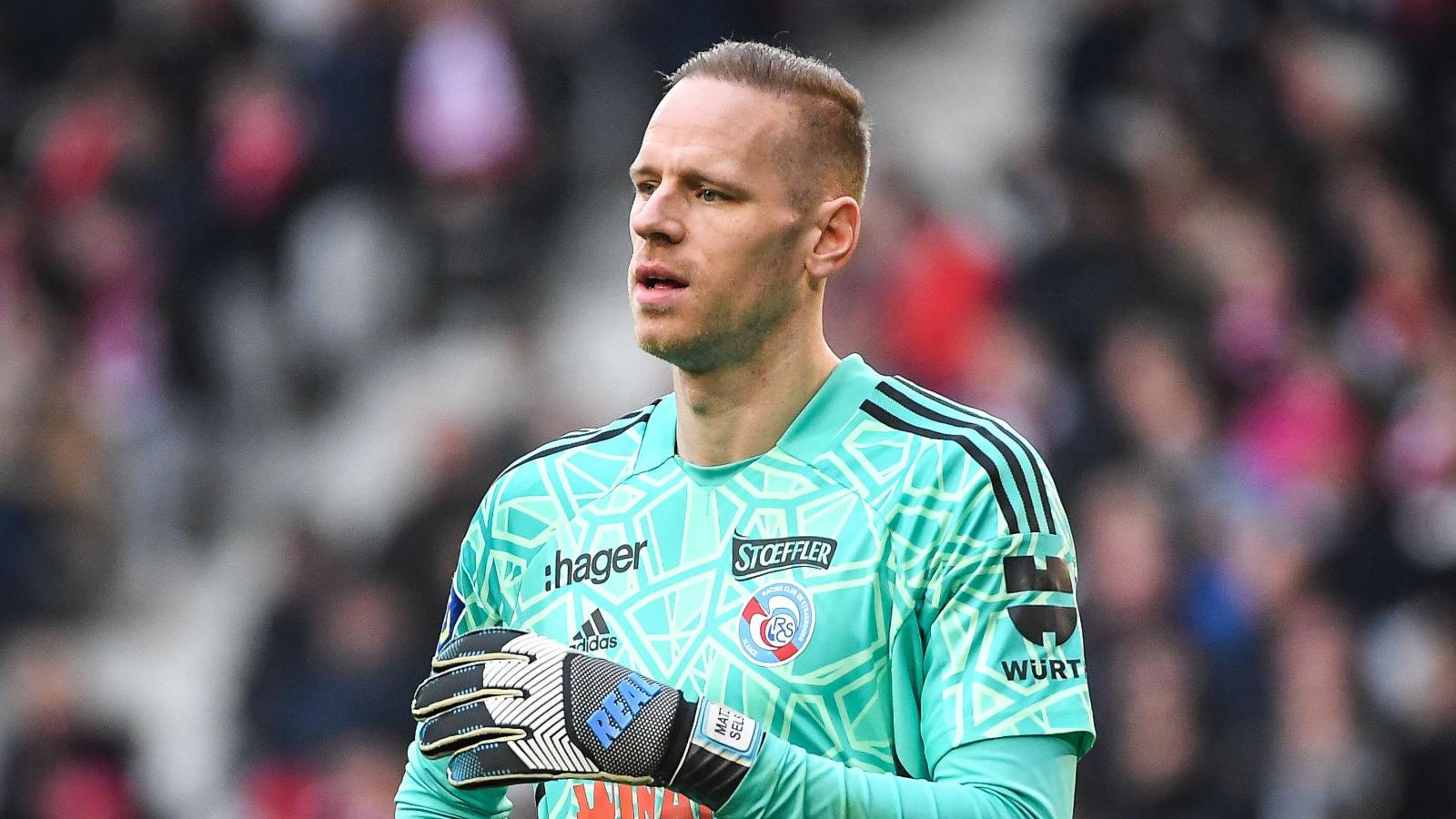 Phản xạ xuất thần của Matz Sels mang lại sự an tâm tuyệt đối - Bí quyết giữ vững thành quả của thủ thành xuất sắc nhất mùa giải
